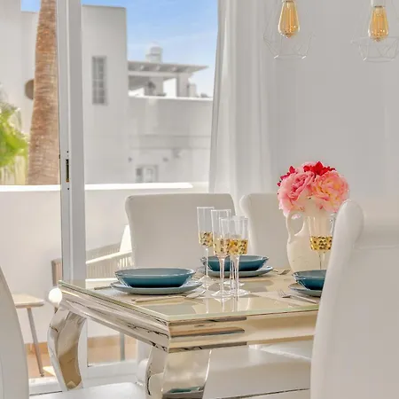 Апартаменты Real Golden Mile - 4 Bedroom By Finest