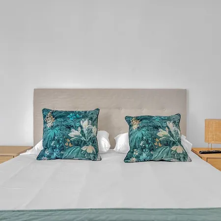 Real Golden Mile - 4 Bedroom By Finest