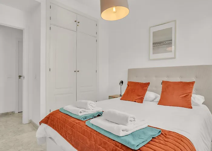 Real Golden Mile - 4 Bedroom By Finest